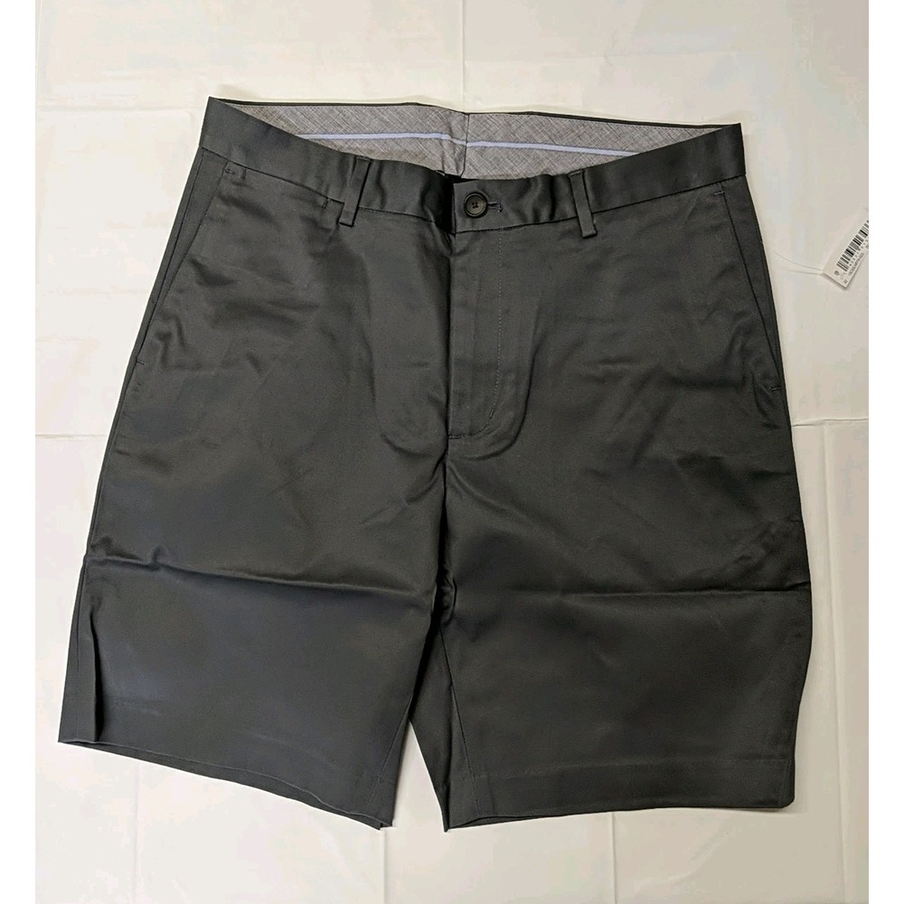 Buttoned Down Shorts Slim Stretch Men's Size 32 NWT.    1100